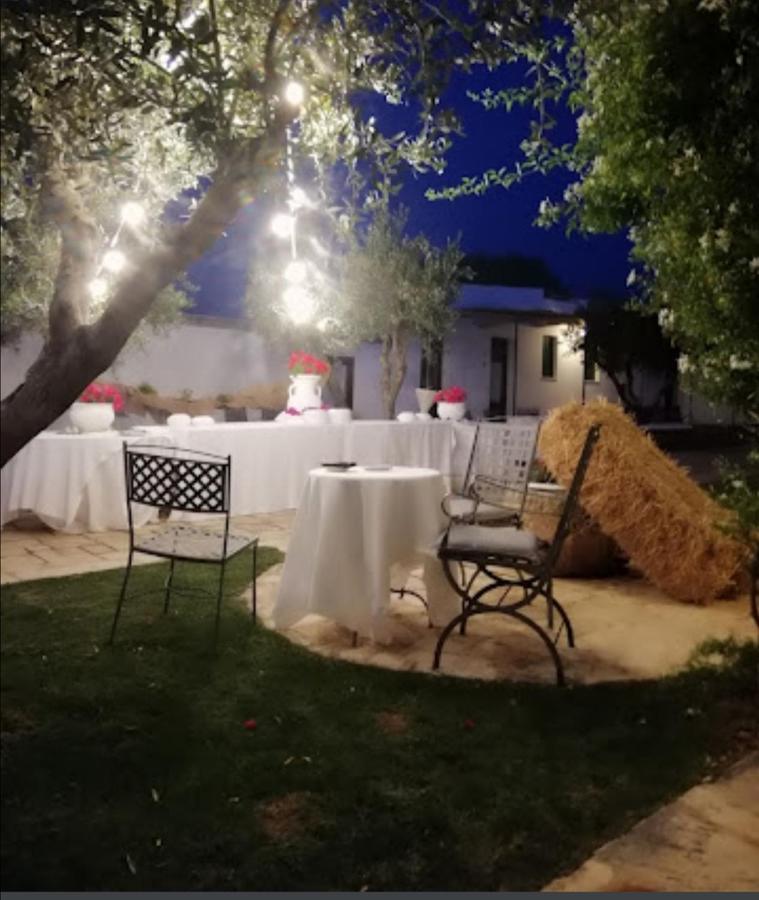 Room In Bb - Stunning Quadruple Room In Ancient Masseria Near The Sea In A Quiet Olive Trees 오스투니 외부 사진