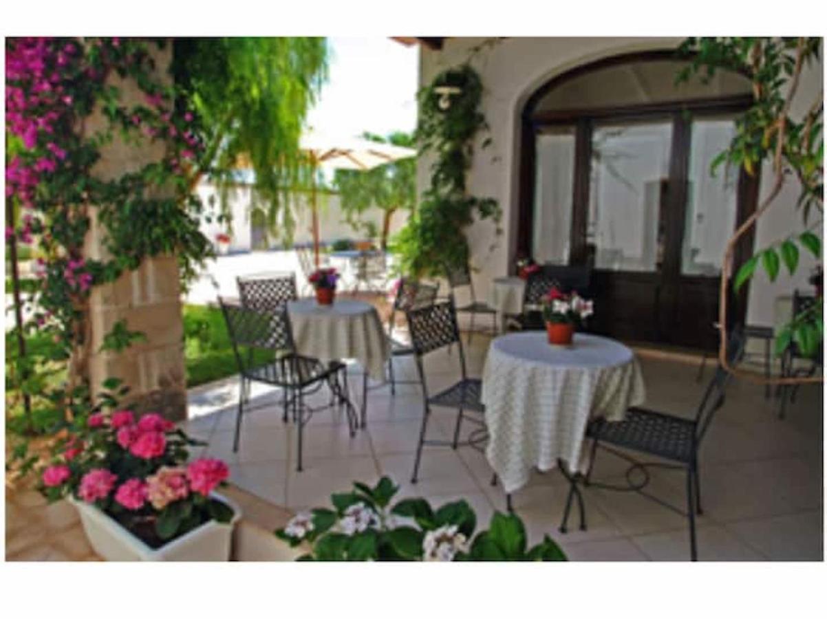 Room In Bb - Stunning Quadruple Room In Ancient Masseria Near The Sea In A Quiet Olive Trees 오스투니 외부 사진